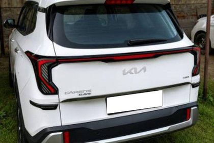 2025 Kia Carens प्रीमियम ऑप्शनल