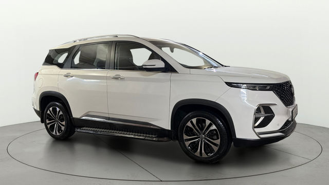 Second-hand 2022 MG Hector Plus Sharp CVT for sale in New Delhi