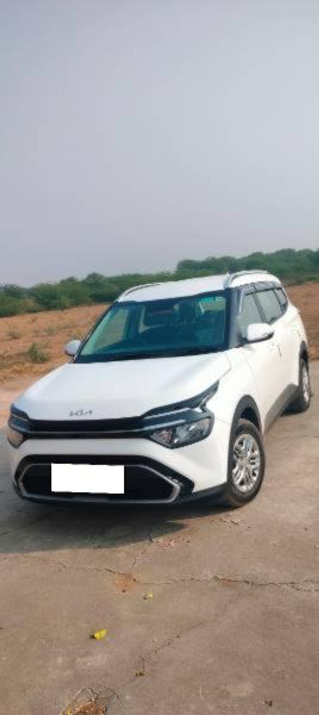 Kia Carens Premium Diesel Second-hand 2026 Kia Carens Premium Diesel for sale in Bharuch