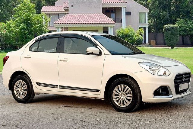 Maruti Suzuki Dzire VXI CNG Second-hand 2023 Maruti Suzuki Dzire VXI CNG for sale in New Delhi