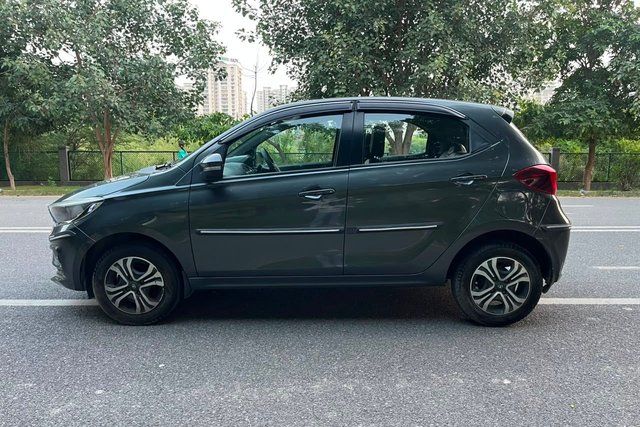Tata Tiago XTA AMT CNG Second-hand 2024 Tata Tiago XTA AMT CNG for sale in Noida