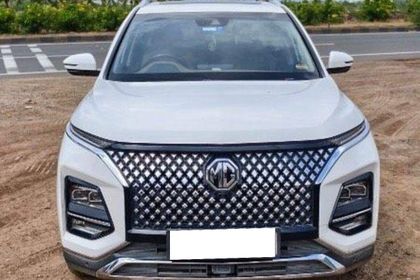 2023 MG Hector Plus 1.5 टर्बो Sharp Pro CVT 7 Str बीएस6