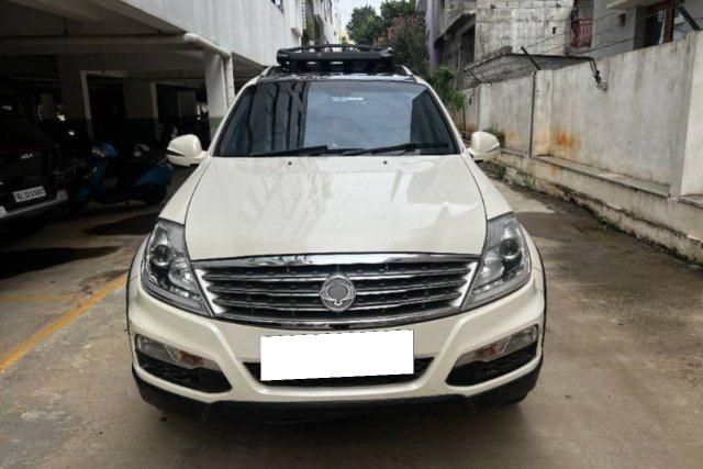 Second-hand 2014 Mahindra Ssangyong Rexton RX7 for sale in Bangalore