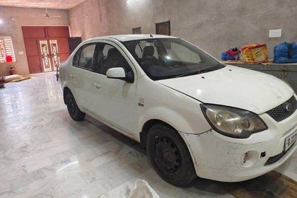 2011 Ford Fiesta डीजल स्टाइल