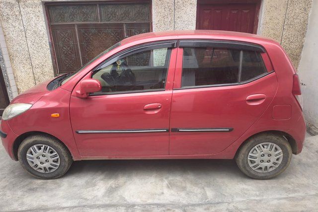 Hyundai i10 Era Second-hand 2009 Hyundai i10 Era for sale in Mainpuri