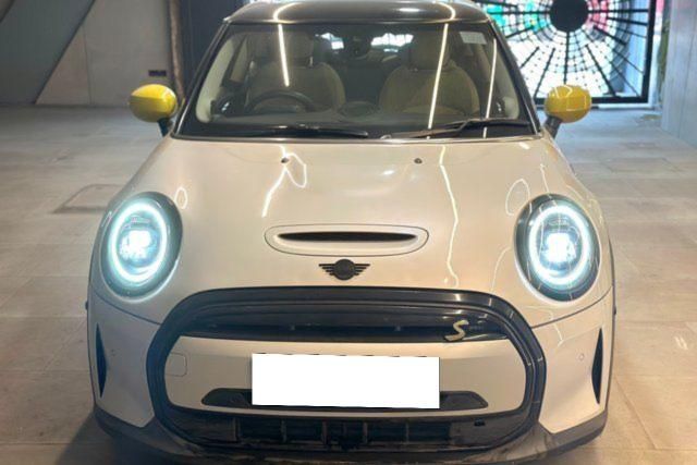 Mini Cooper SE इलेक्ट्रिक Second-hand 2023 Mini Cooper SE इलेक्ट्रिक for sale in New Delhi