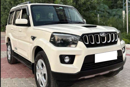 2018 Mahindra Scorpio S7 120
