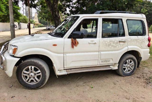 Second-hand 2013 Mahindra Scorpio VLX 2WD AIRBAG BSIII for sale in Gaya