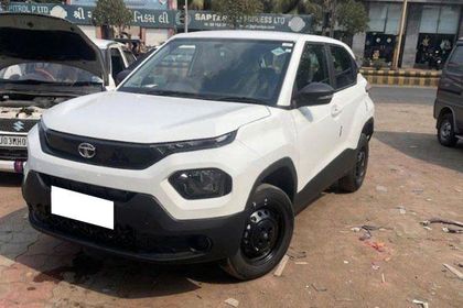 2023 Tata Punch प्योर सीएनजी