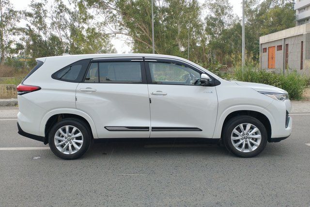 Toyota Innova Hycross VX 7STR Hybrid Second-hand 2025 Toyota Innova Hycross VX 7STR Hybrid for sale in New Delhi