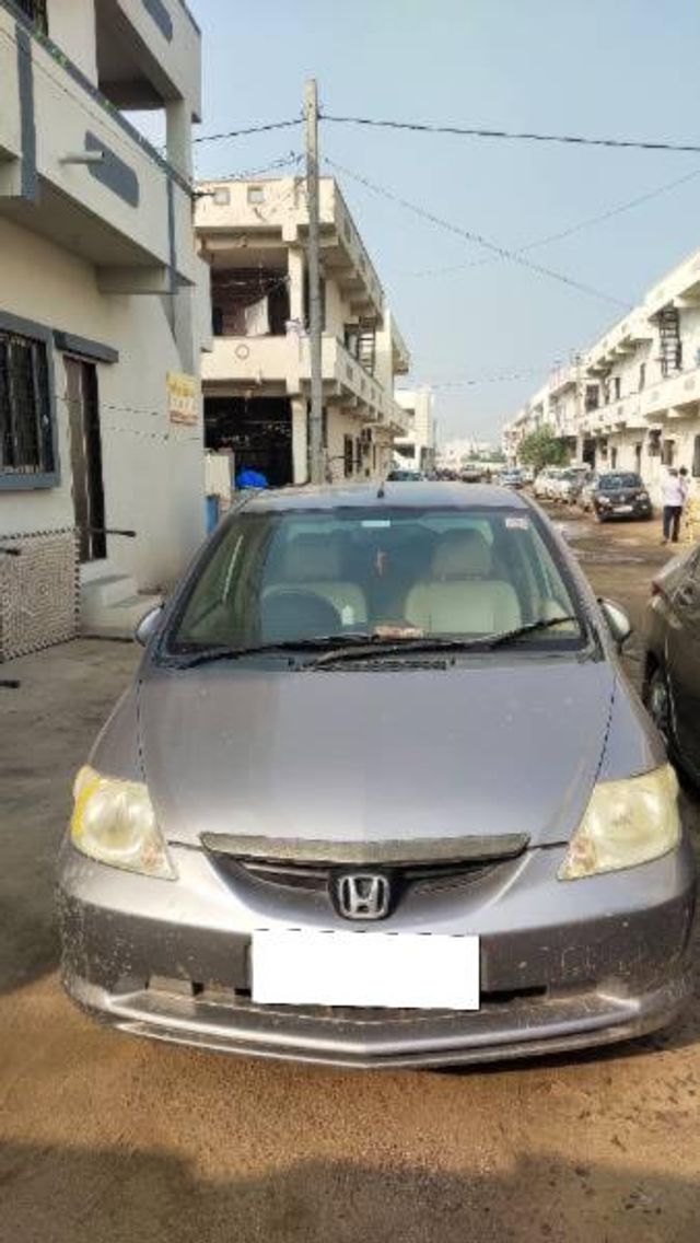 Honda City 1.5 GXI Second-hand 2004 Honda City 1.5 GXI for sale in Rajkot
