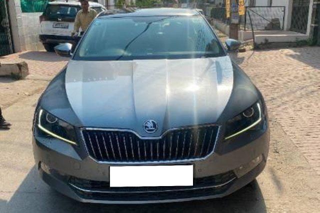 Skoda Superb Corporate 1.8 TSI MT Second-hand 2018 Skoda Superb Corporate 1.8 TSI MT for sale in Faridabad