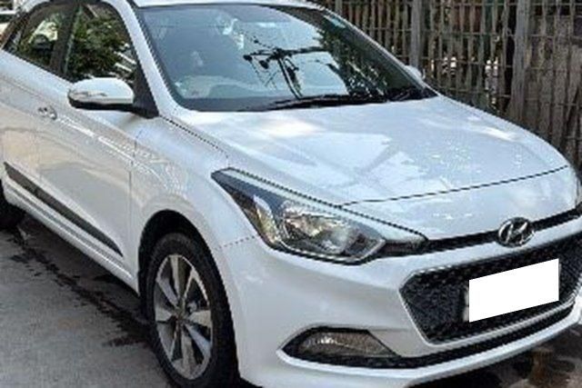 Hyundai i20 Asta Option 1.4 CRDi Second-hand 2016 Hyundai i20 Asta Option 1.4 CRDi for sale in Surat