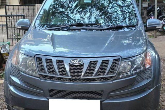 Second-hand 2014 Mahindra XUV500 W6 2WD for sale in Pune