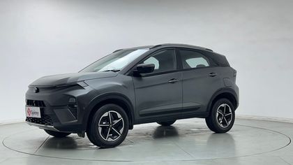 2023 Tata Nexon Fearless एस रेनफोर्स्ड DT