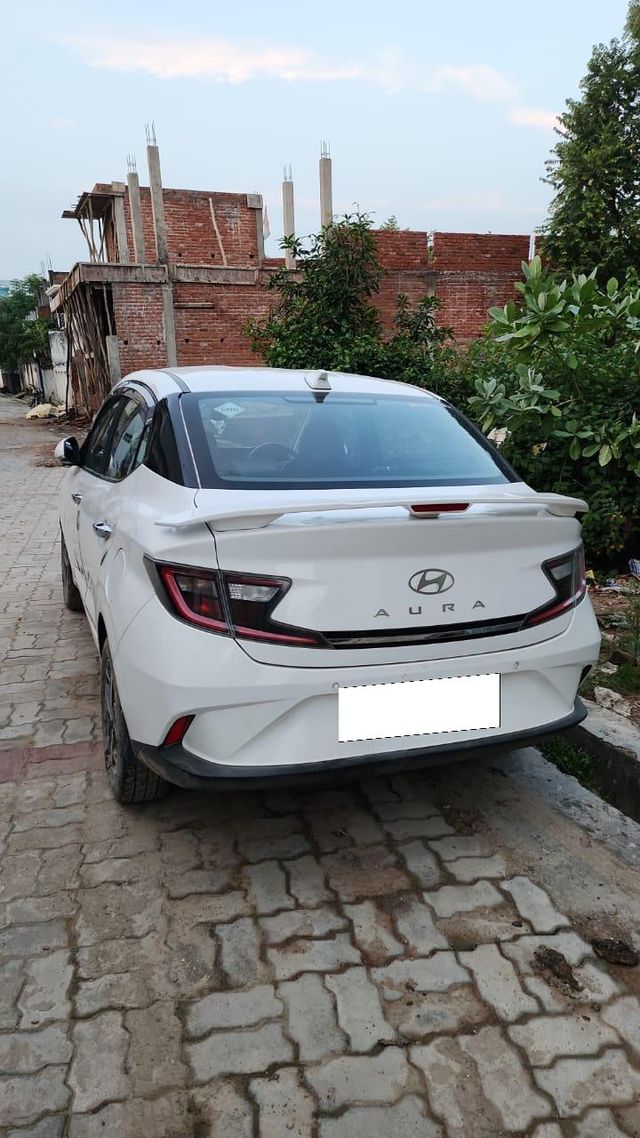 Hyundai Aura एसएक्स सीएनजी Second-hand 2023 Hyundai Aura एसएक्स सीएनजी for sale in Lucknow
