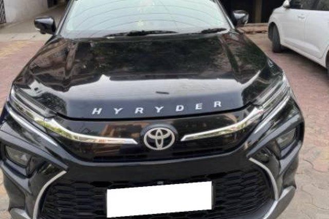 Second-hand 2023 Toyota Hyryder वी AT बीएस6 for sale in Sahibabad