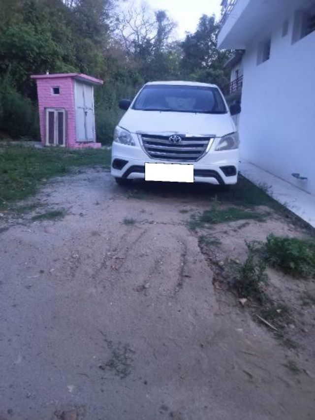 Toyota Innova 2.5 E 7 STR Second-hand 2010 Toyota Innova 2.5 E 7 STR for sale in Una