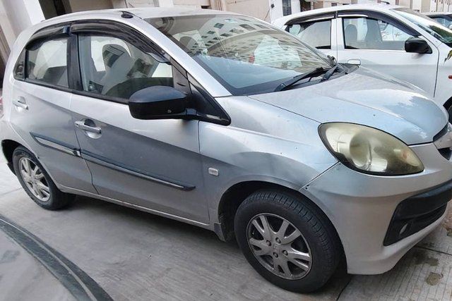 Second-hand 2013 Honda Brio V MT for sale in Newai