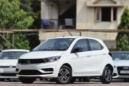 2023 Tata Tiago एक्सटी सीएनजी