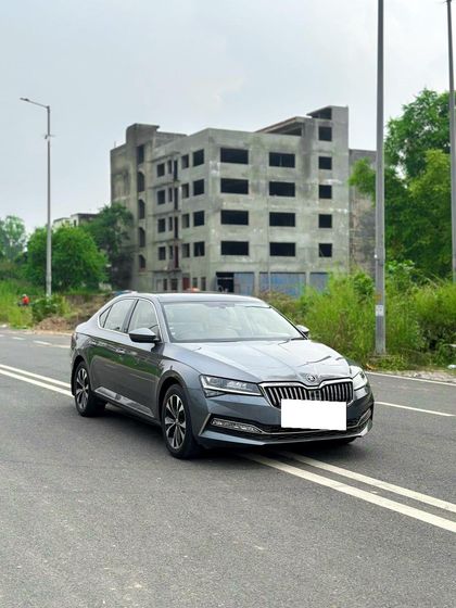 2022 Skoda Superb Laurin & klement बीएस6