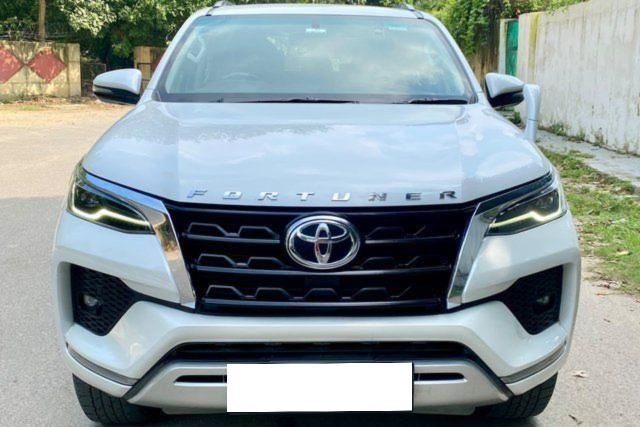Second-hand 2024 Toyota Fortuner 4X2 AT for sale in New Delhi