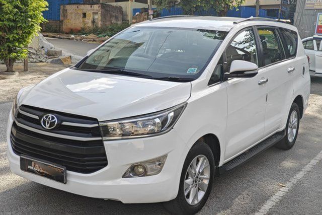 Toyota Innova Crysta 2.4 G MT BSIV Second-hand 2016 Toyota Innova Crysta 2.4 G MT BSIV for sale in Bangalore