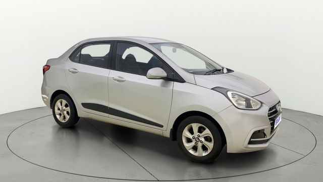 Hyundai Xcent 1.2 VTVT SX Second-hand 2017 Hyundai Xcent 1.2 VTVT SX for sale in Ahmedabad