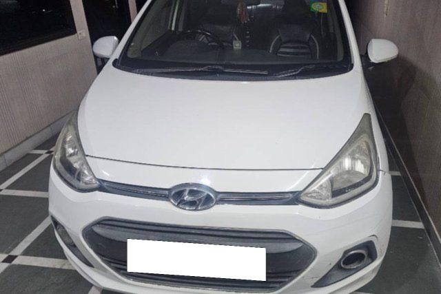 Hyundai Xcent 1.2 कप्पा एस रेनफोर्स्ड Second-hand 2016 Hyundai Xcent 1.2 कप्पा एस रेनफोर्स्ड for sale in New Delhi