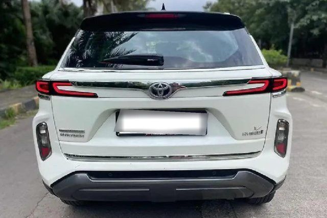 Toyota Hyryder V HYBRID Second-hand 2024 Toyota Hyryder V HYBRID for sale in Mumbai