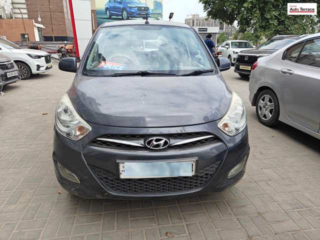 Hyundai i10 Sportz 1.1L Second-hand 2015 Hyundai i10 Sportz 1.1L for sale in Ahmedabad