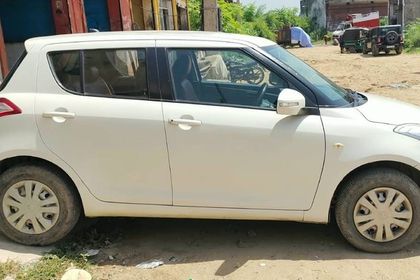 2017 Maruti Suzuki Swift LXI Optional-O