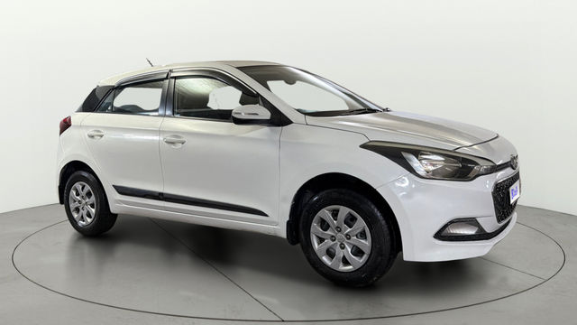 Hyundai i20 Sportz 1.2 Second-hand 2016 Hyundai i20 Sportz 1.2 for sale in New Delhi