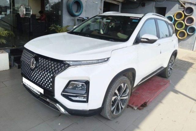 MG Hector Plus 1.5 Turbo Savvy Pro CVT BSVI Second-hand 2023 MG Hector Plus 1.5 Turbo Savvy Pro CVT BSVI for sale in Bareilly