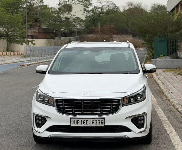 Kia Carnival Limousine Plus Second-hand 2022 Kia Carnival Limousine Plus for sale in New Delhi