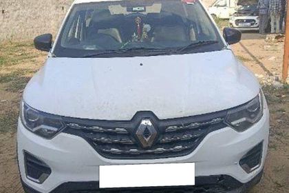 2021 Renault Triber RXE बीएस6