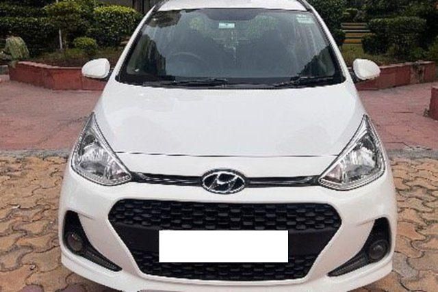Hyundai Grand i10 1.2 CRDi Sportz Option Second-hand 2017 Hyundai Grand i10 1.2 CRDi Sportz Option for sale in Noida