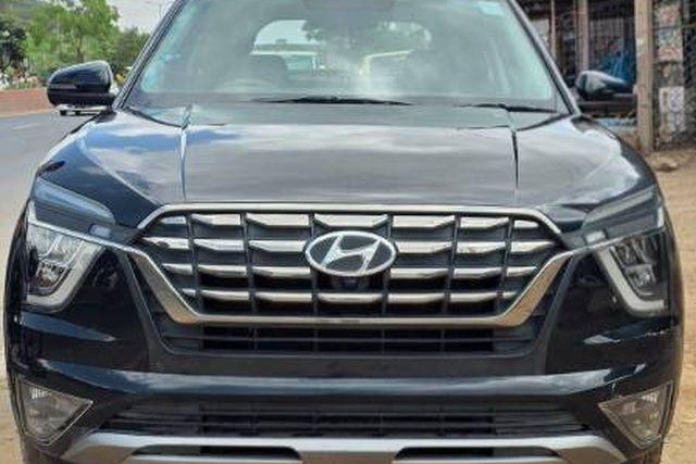 Second-hand 2023 Hyundai Alcazar प्लैटिनम (O) टर्बो DCT 7 Seater बीएस6 for sale in Ahmedabad