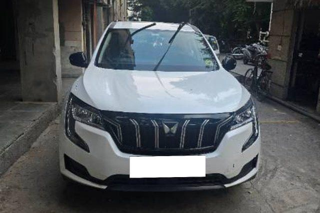 Mahindra XUV700 MX 5Str Second-hand 2025 Mahindra XUV700 MX 5Str for sale in New Delhi