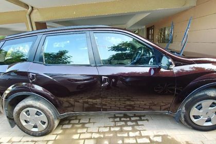 2017 Mahindra XUV500 W4