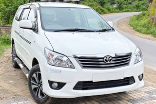 Used 2.5 G (Diesel) 8 Seater BS IV