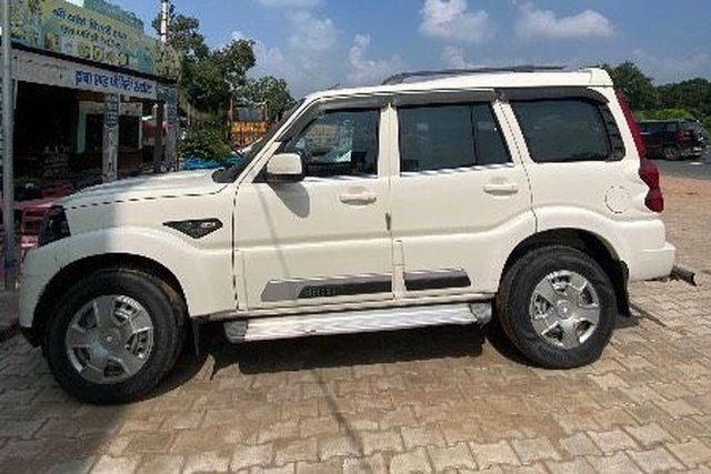 Mahindra Scorpio एस रेनफोर्स्ड बीएस6 Second-hand 2022 Mahindra Scorpio एस रेनफोर्स्ड बीएस6 for sale in Aligarh