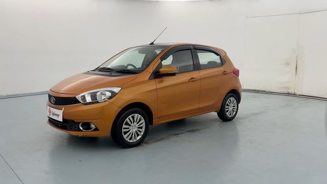 Second-hand 2016 Tata Tiago 1.2 Revotron XZ Plus Dual Tone for sale in Lucknow