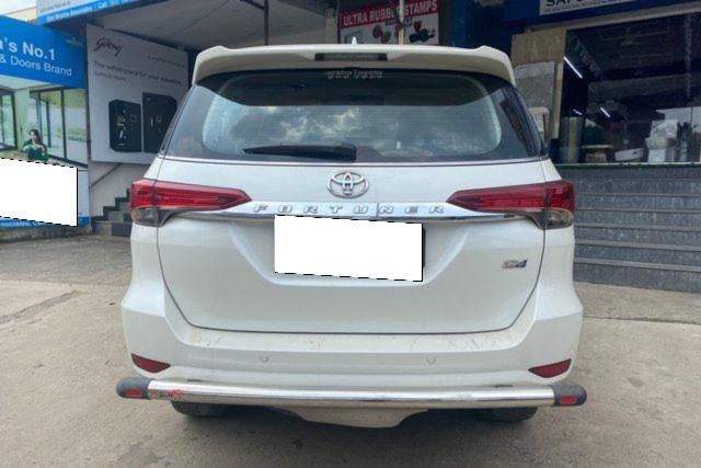 Toyota Fortuner 2.8 2WD AT बीएस4 Second-hand 2017 Toyota Fortuner 2.8 2WD AT बीएस4 for sale in Chennai