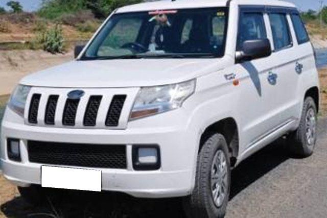 Mahindra TUV 300 T4 प्लस Second-hand 2018 Mahindra TUV 300 T4 प्लस for sale in Surendranagar