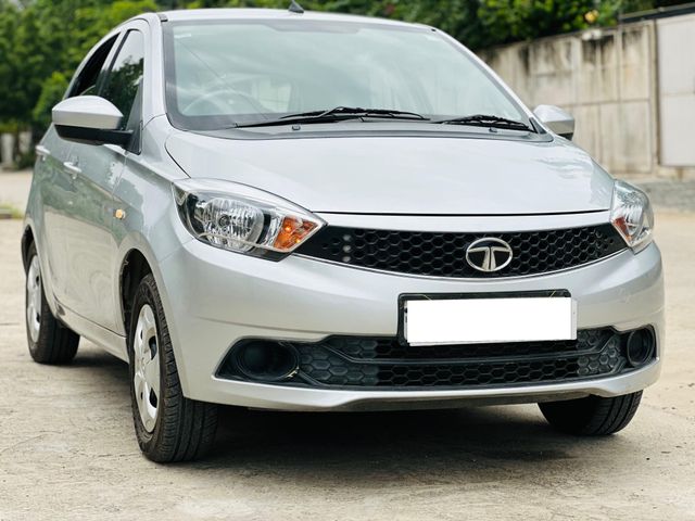 Tata Tiago 1.2 Revotron एक्सटी Second-hand 2016 Tata Tiago 1.2 Revotron एक्सटी for sale in Ahmedabad