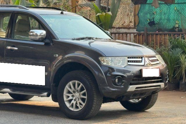 Second-hand 2015 Mitsubishi Pajero Sport 4X2 AT for sale in Mumbai