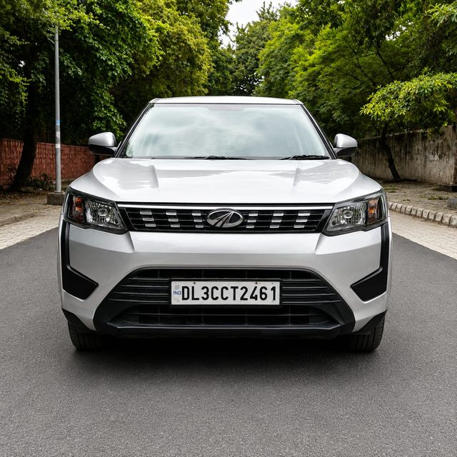Mahindra XUV300 W4 डीजल बीएस4 Second-hand 2020 Mahindra XUV300 W4 डीजल बीएस4 for sale in New Delhi