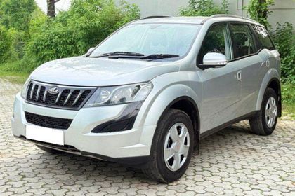 2017 Mahindra XUV500 R W10 FWD