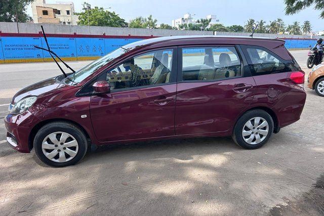 Honda Mobilio एस रेनफोर्स्ड i-DTEC Second-hand 2014 Honda Mobilio एस रेनफोर्स्ड i-DTEC for sale in Chennai